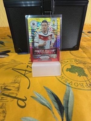 2014 Panini Prizm World Cup - Stars Mesut Özil #18 Yellow & Red Pulsar Prizm