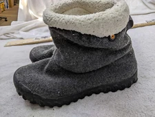 BOGS B MOC II Womens 9 40 Wool Sherpa Boots Winter Boots Snow Wicking Plush