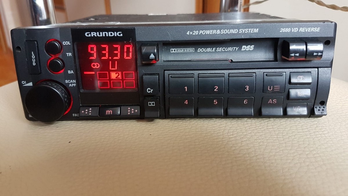 Oldtimer Autoradio Kassettenspieler Grundig WKC 2680 VD , voll