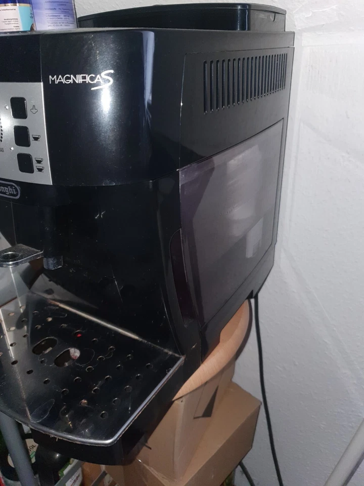 DeLonghi Magnifica S ECAM21117B, Foto 2 von 2