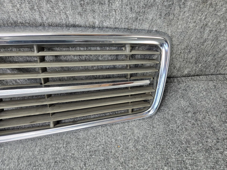 CONJUNTO REJILLA RADIADOR CAPÓ DELANTERO MERCEDES R107 560SL 450SL OEM Foto 2 de 4