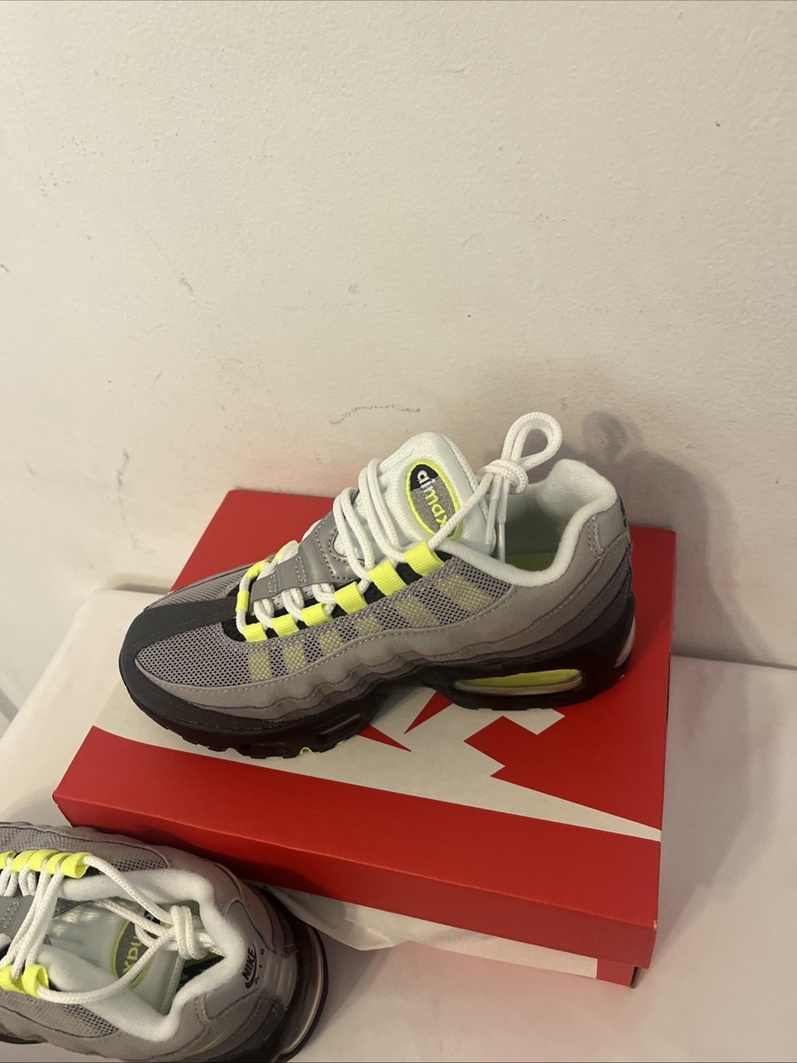 Nike Air Max 95 OG Grade School Big Bubble - Neon 2026 HF7054-050 3.5 — product photo 4 of 7