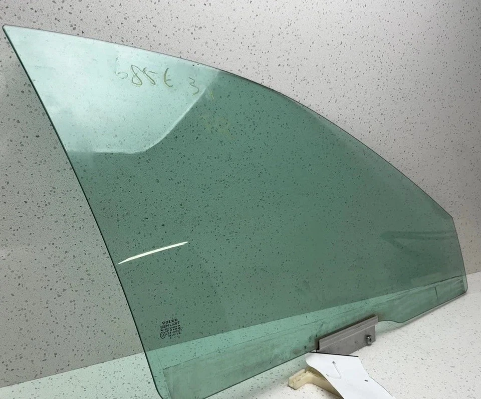 00 01 02 03 04 VOLVO 40 SERIES Front Right  Door Glass/window Volvo Right Side Foto 2 de 4