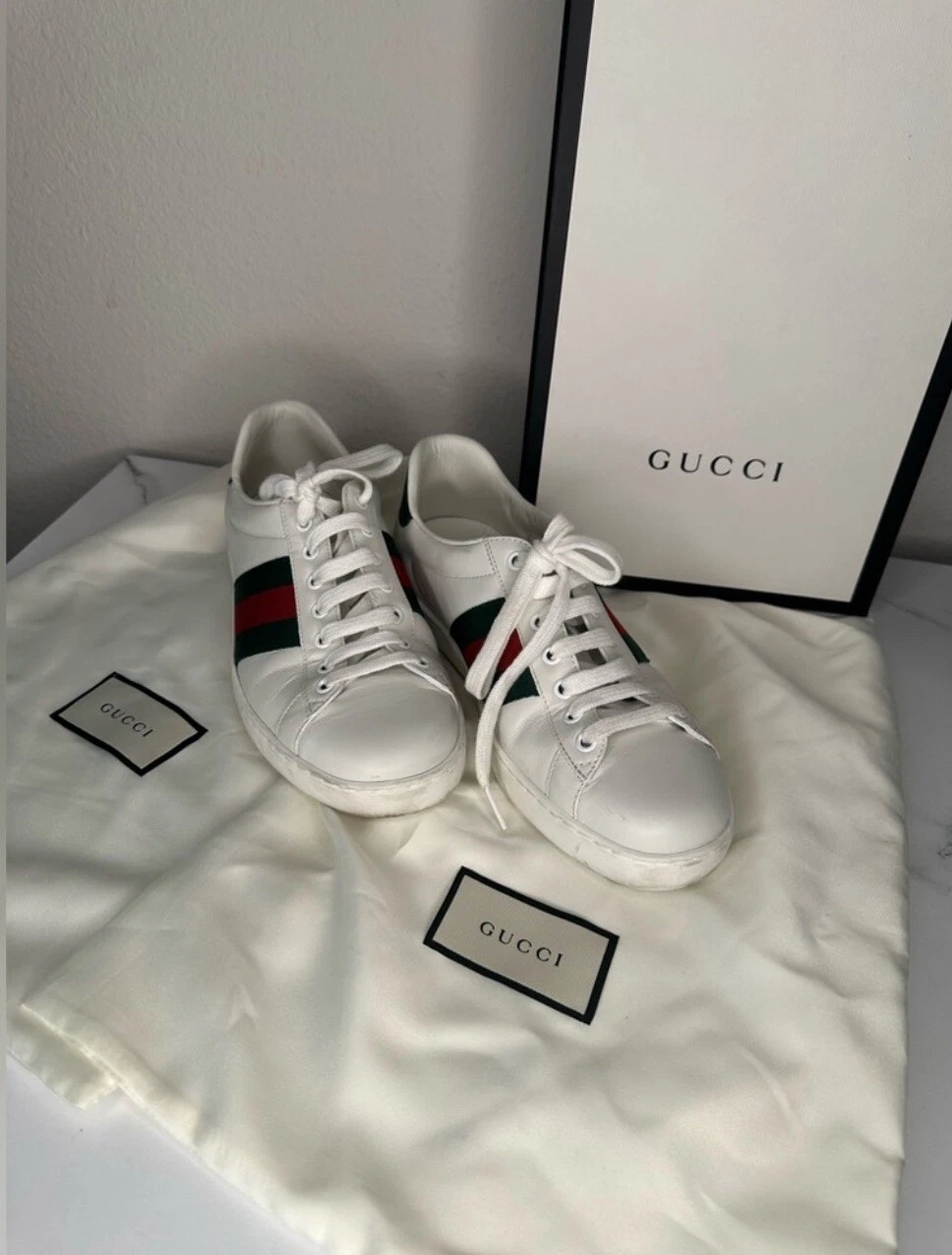 Baskets Gucci homme taille 8,5 neuves avec étiquettes   portées une fois une boîte