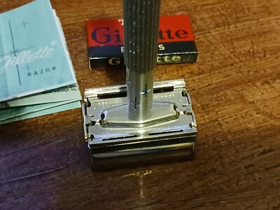 1972 K-4 Lady Gillette Safety Razor w/vintage blades and