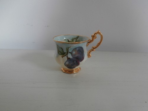 VINTAGE RAYMOND EVERILL & SONS LIME HOUSE STUDIO MINIATURE TEA CUP AND SAUCER - Picture 7 of 12