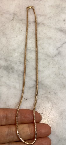 Vintage 14K Gold Herringbone Snake Chain Necklace 17.25” Long Italy 5.18 Grams - Picture 4 of 22