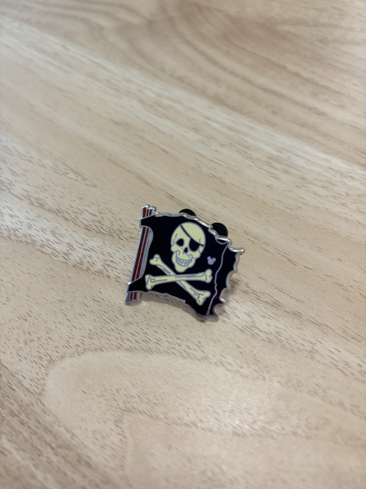 2007 Pirates Of The Caribbean Hidden Mickey Disney Pin 3/3