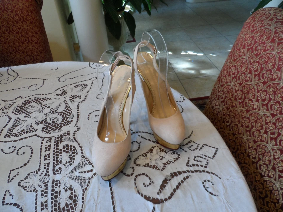 Nuevo Charlotte Olympia Dolly Suave Rubor Gamuza Eslinga Tacón Trasero Zapatos de salón Talla 39M Foto 2 de 4