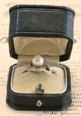 Antiker Ring 18 Karat Gelb- und Weißgold Perle und Diamanten Gr. 46, 4 Gramm