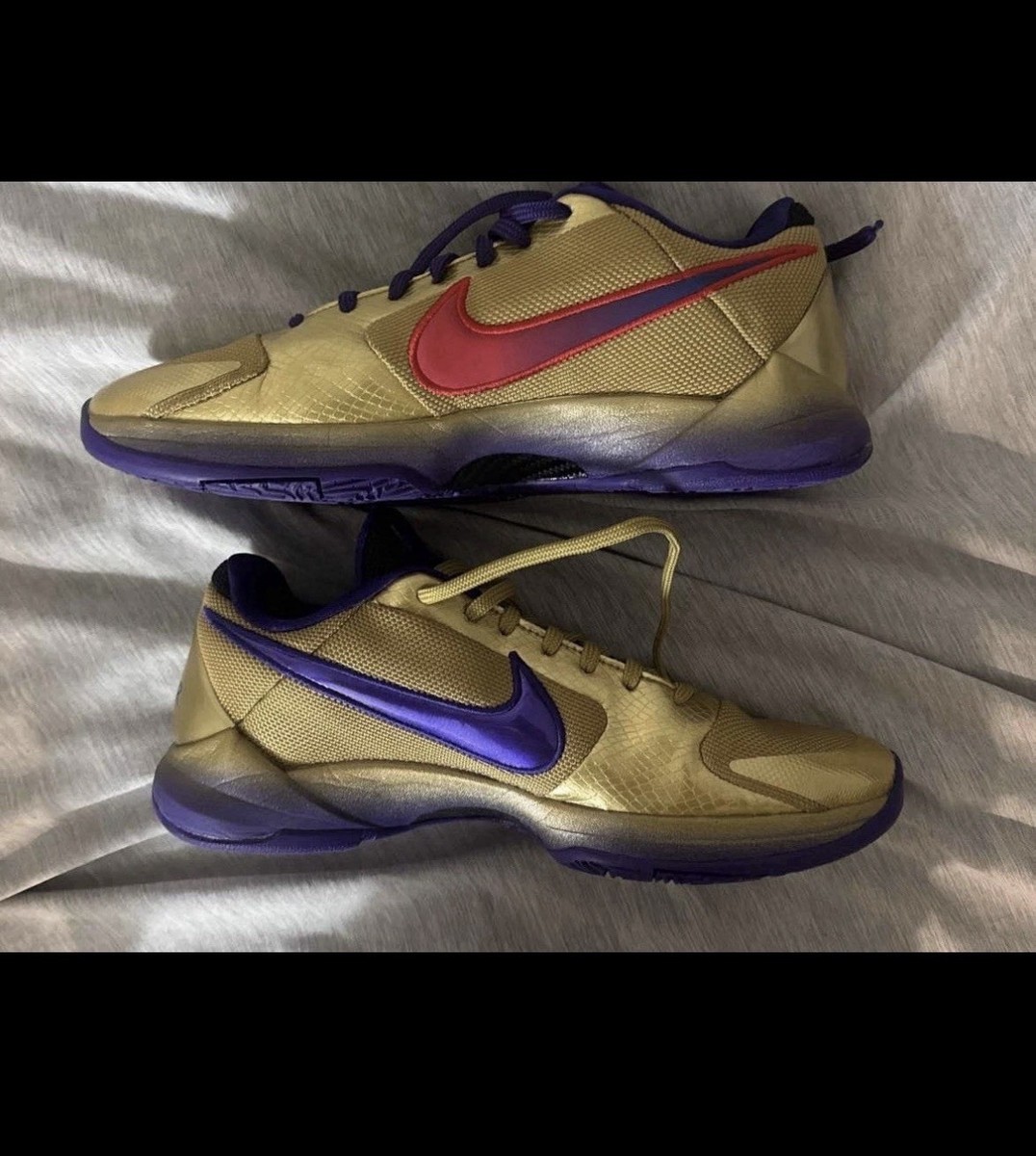 Size 10.5 - Nike Zoom Kobe 5 Protro x Undefeated Hall Of Fame for