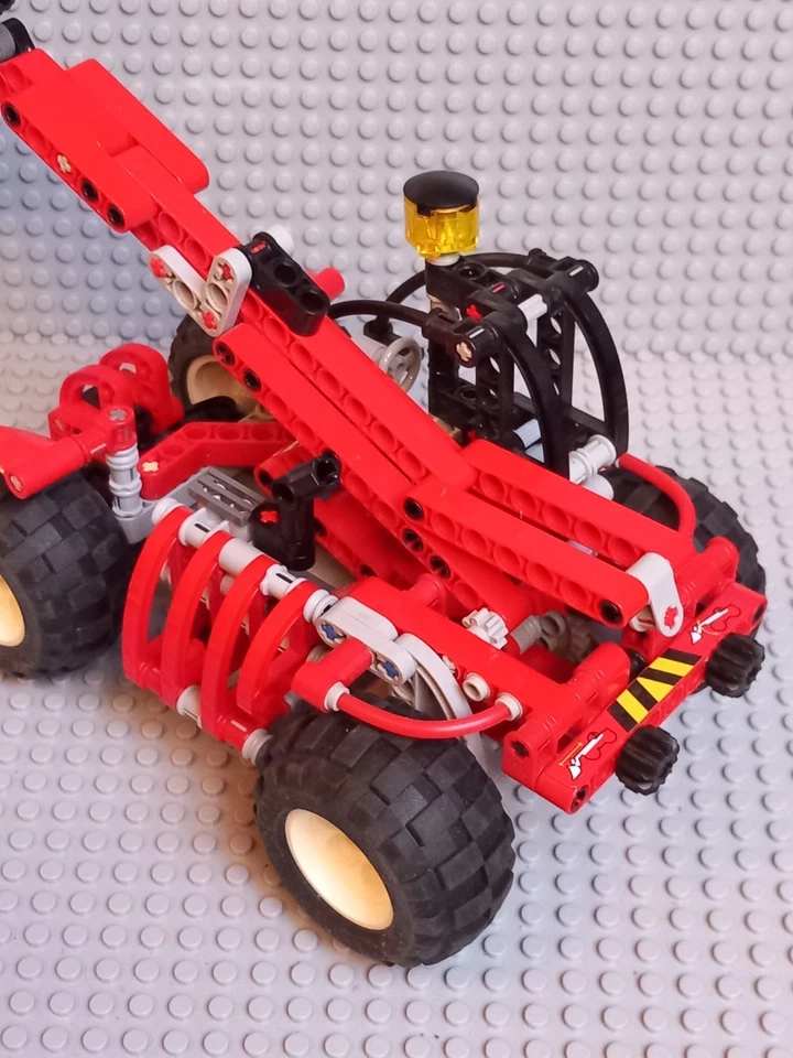 LEGO Technic 8283 Telehandler, photo 2 sur 5