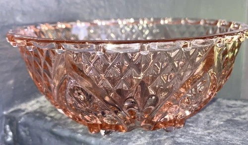 Vintage Pink Depression Glass Diamond Cut Rose Fleur De Lis Footed Bowl 5.25” D