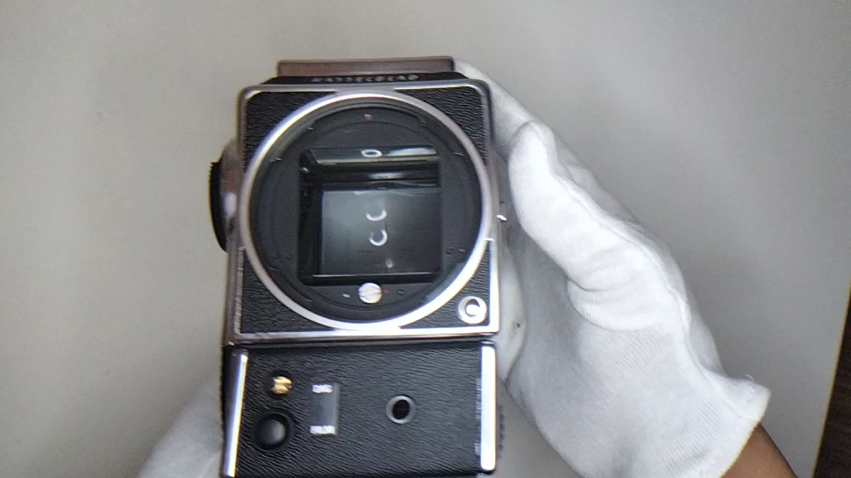 Mint Hasselblad 555 ELD 6x6 Chrome Body Film Camera With Body Cap