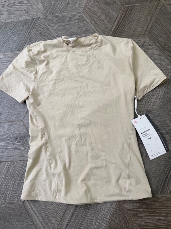 NWT Lululemon Wundermost  Nulu Hip-Length Crewneck Shirt Mojave Tan Medium
