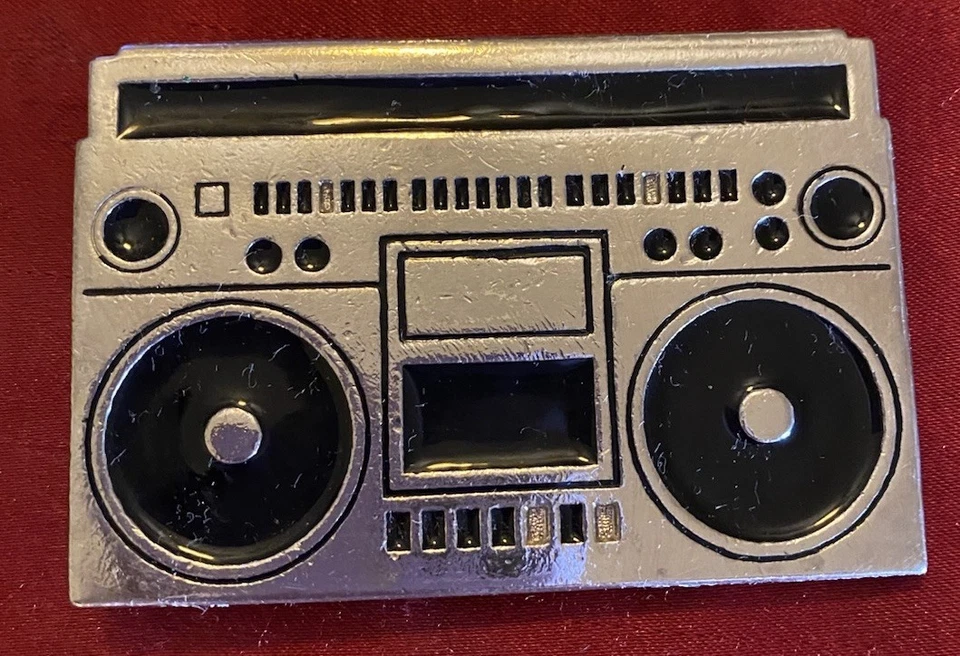 Hebilla de cinturón Boombox vintage hecha en EE. UU. Foto 2 de 4