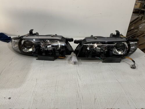 Genuine Nissan Skyline R33 GTR BCNR33 S3 Xenon Headlights Set - Picture 1 of 12