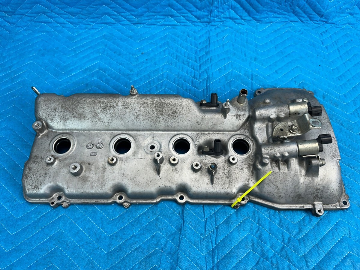 Lexus LX570 Toyota Cylinder Head Valve Cover Passenger's Side 37K