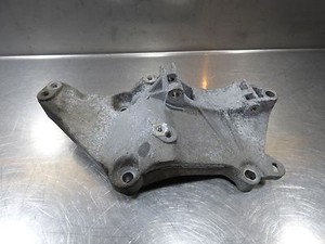 Renault Megane MK3 Bj.:2009 Halter Lichtmaschine , Klimakompressor 8200100148