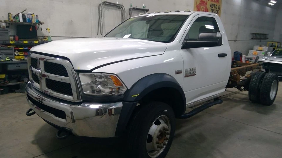 Espejo retrovisor lateral izquierdo Ram 4500 2017 2928299 Foto 4 de 4