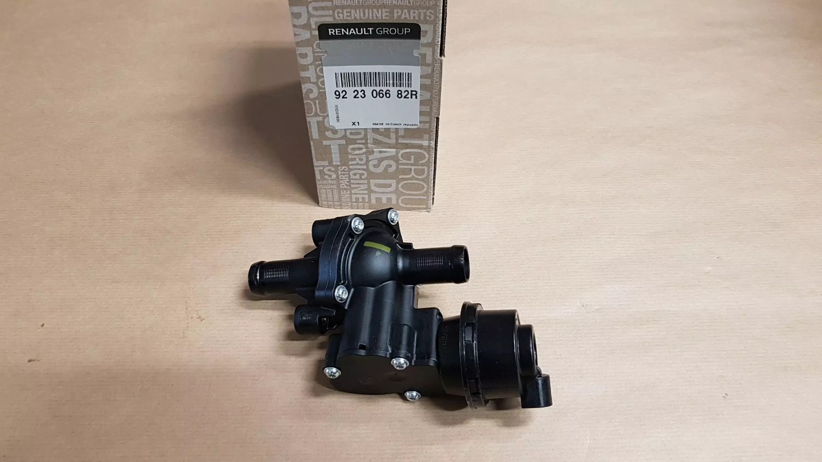 Boîtier thermostat 922306682R pour entretien circuit refroidissement Dacia