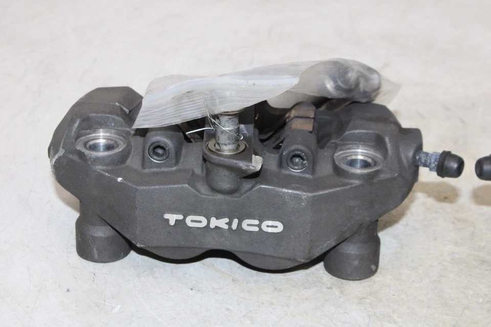 06-07 JUEGO DE PINZAS DE FRENO DELANTERAS DERECHA IZQUIERDA SUZUKI GSXR 750 OEM PAR Foto 2 de 4