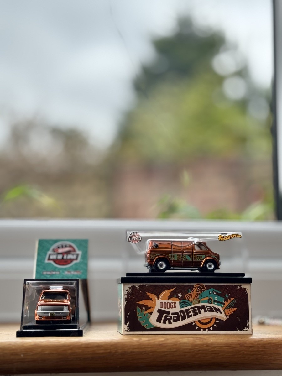 新品Hotwheels RLC ‘70s Dodge Tradesman Van Hot Wheels RLC Exclusive '70s Dodge Tradesman Van | Mattel