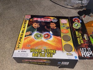 beyblade hyper strike battle set