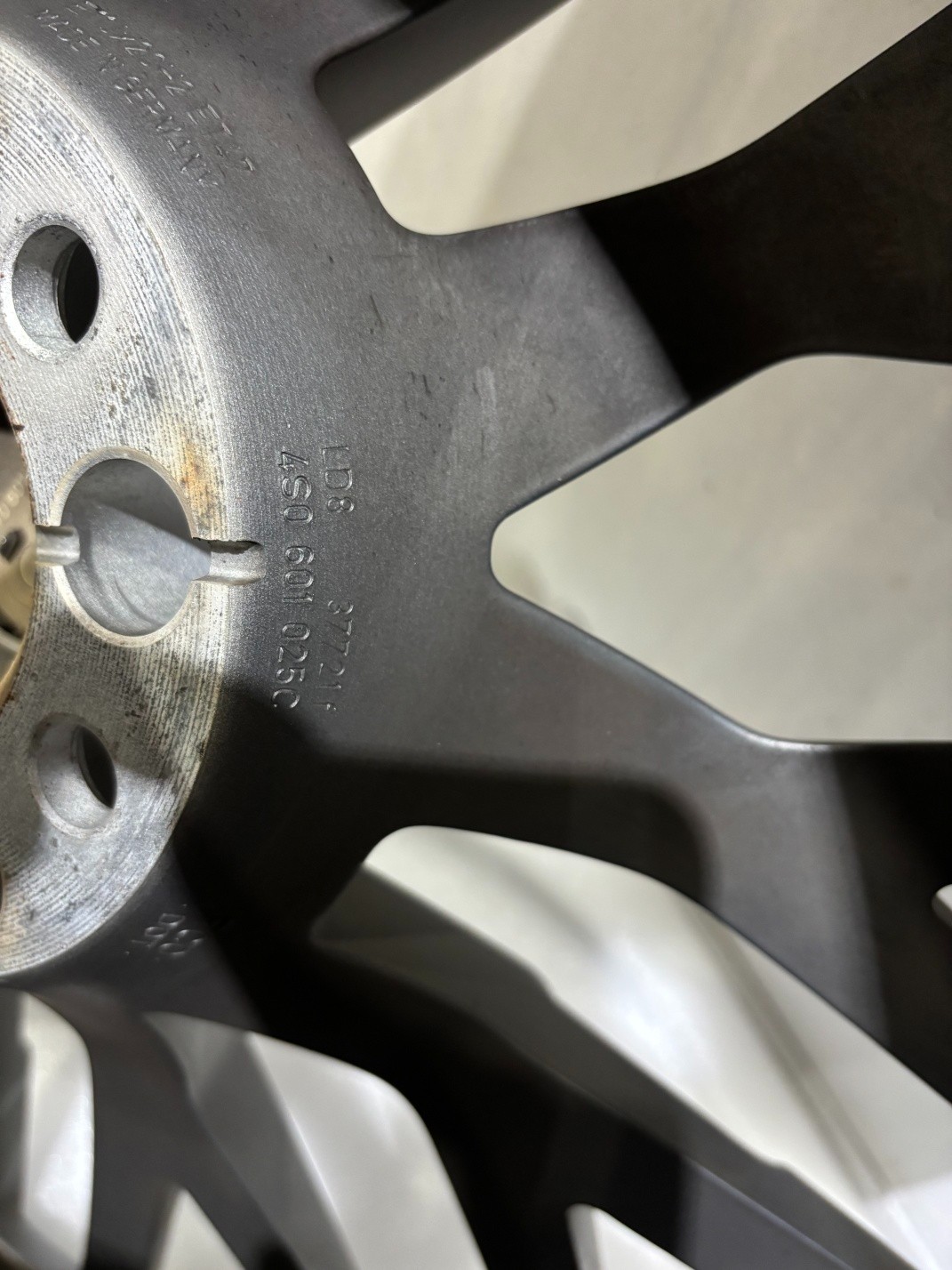 Audi R8 2017-2023 Rear Wheel P/N 4S0601025C