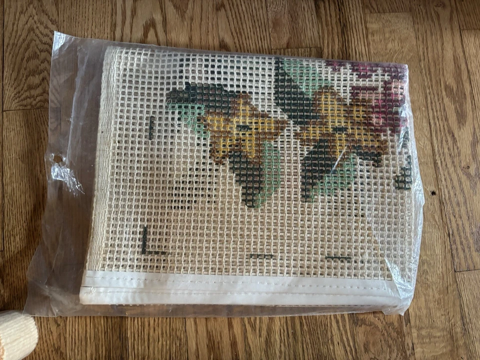 Spinnerin Fishing Latch Hook Rug Pattern #368 VTG Includes All Yarn Half Round - Image 4 of 4