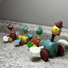 Vintage Fisher Price Ducks Pull Toy Quacky Family Mid Century Made in USA *Read