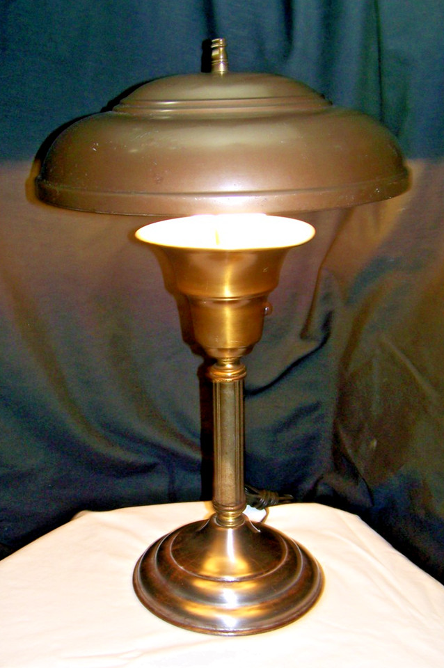 Mid Century Modern Atomic Metal Saucer Desk Table Lamp Deco 3-Way Light NEW UFO