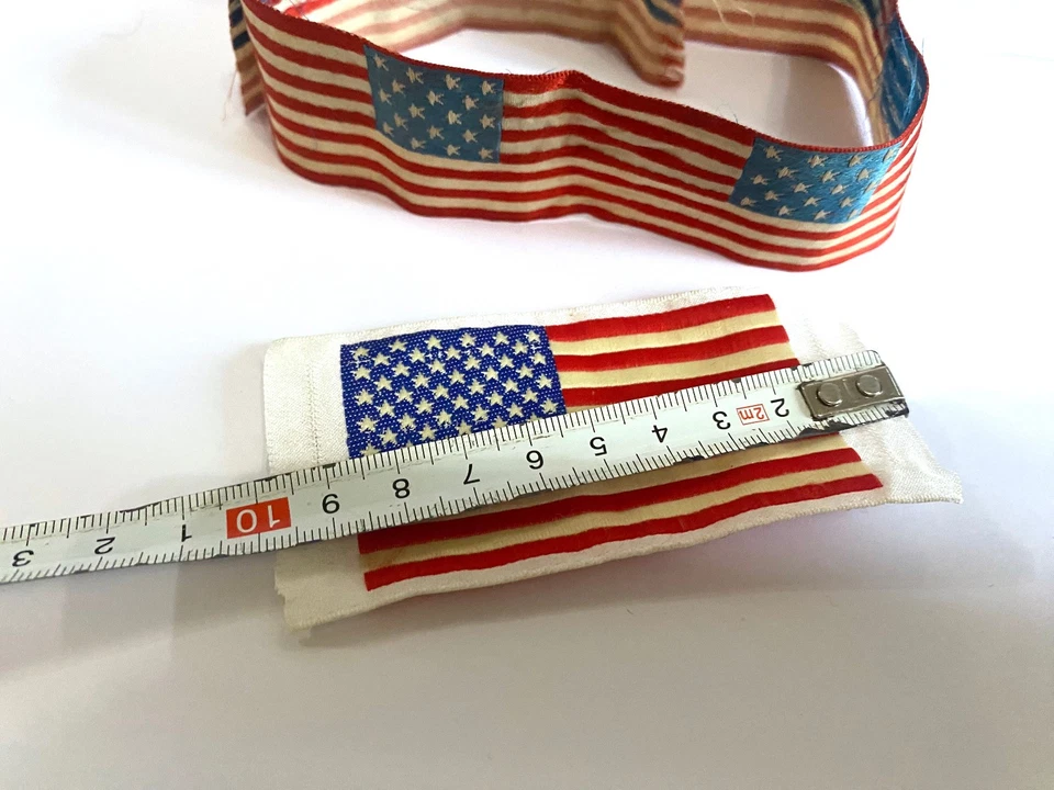 Ancien Brassard et insigne Drapeau Américain US Libération ww2 neuf de stock - Photo 4/4