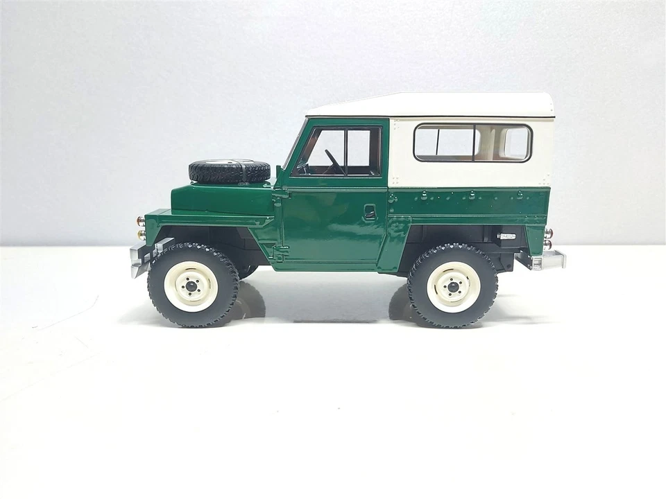 Land Rover Lightweight III Serie Verde del 1973 - 1/18 Bos-Models Limited 300 pc - Immagine 4 di 4