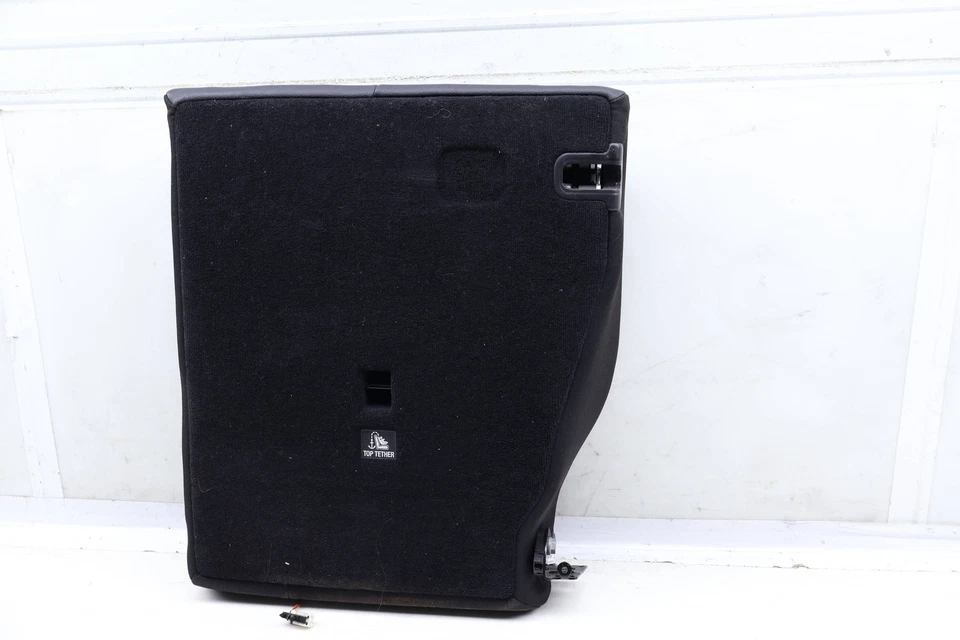 2017–2023 MERCEDES-BENZ GLC43 AMG — подушка для спинки правого верхнего сиденья сзади - Изображение 4 из 4