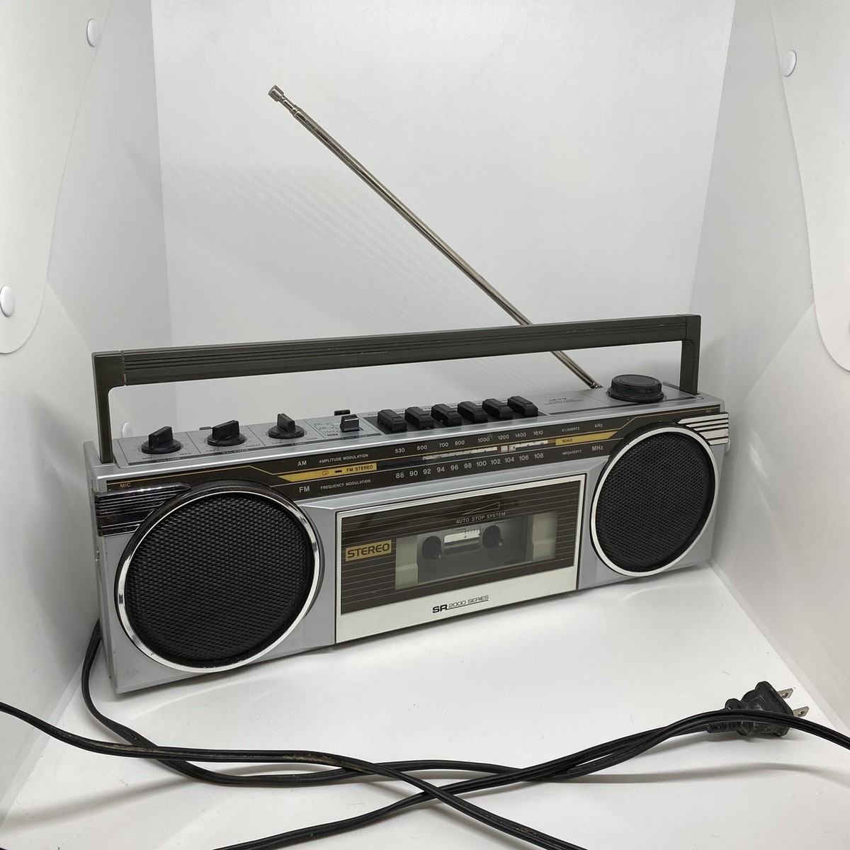 NEIGHBORHOOD MINI BOOMBOX ラジオ カセット NEIGHBORHOOD MINI BOOMBOX ラジオ カセットで