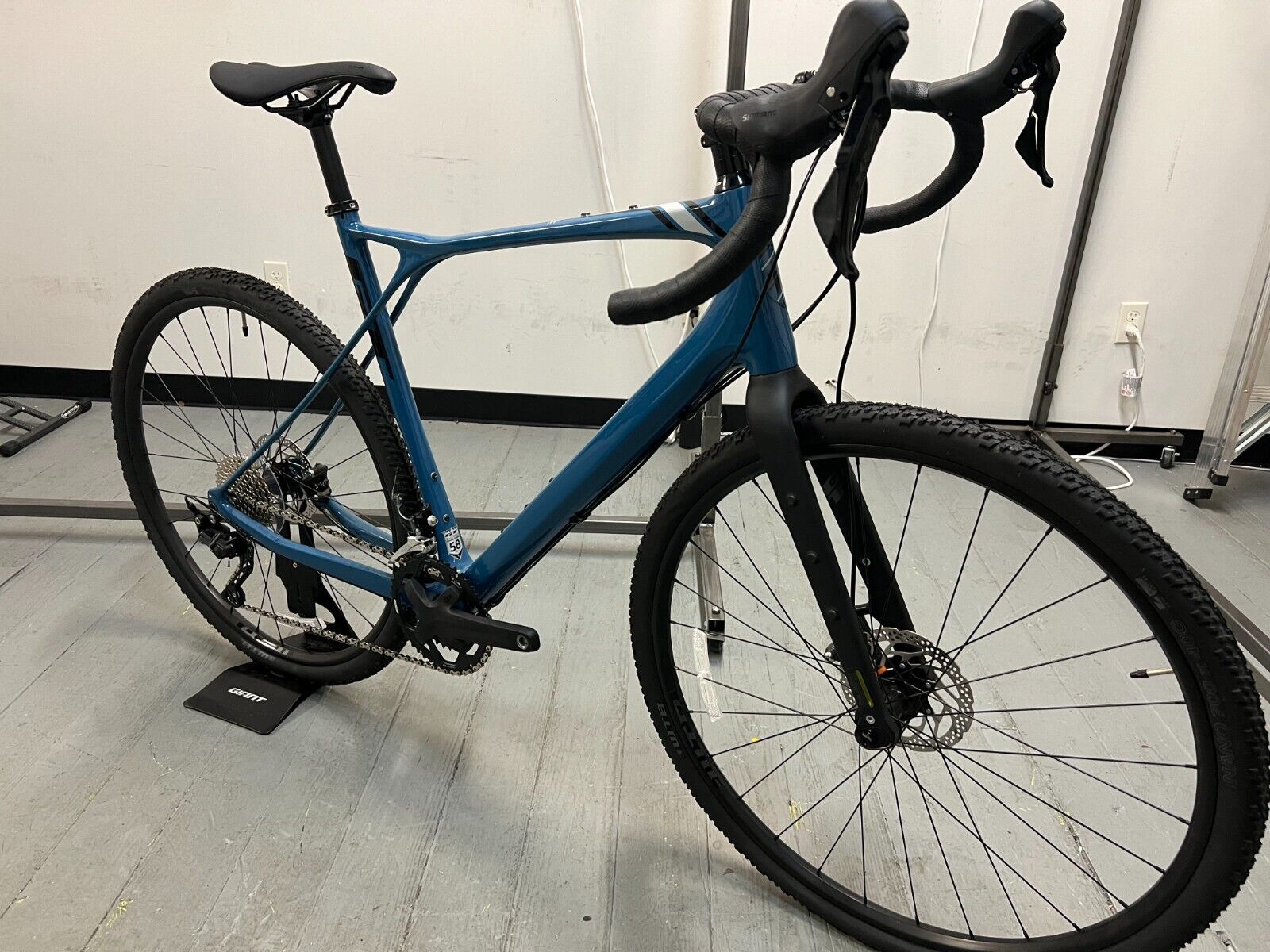 Grade Carbon Elite Gravel Bike (58 cm) - Brand New