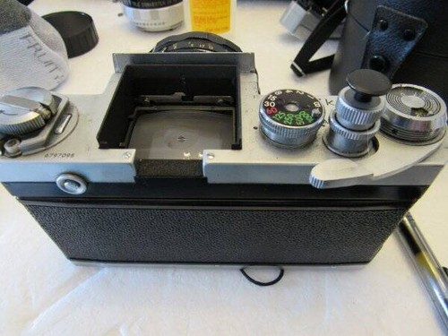 Nikon F Photomic TN 35mm Camera Outfit - Nice - 3 Lenses - Flash - Picture 5 of 24