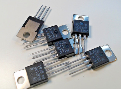 Lot of 6 Motorola MJE13004 NPN Power Transistors TO-220 3-Pin High Voltage Swit