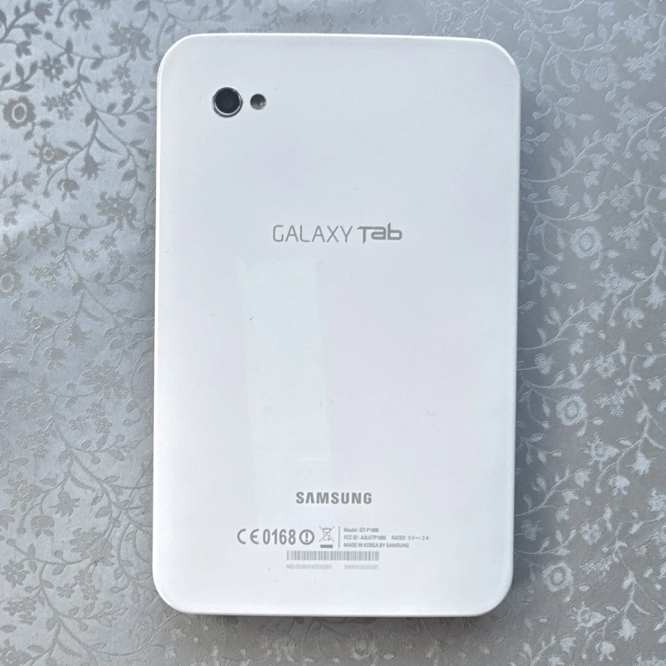 Samsung Galaxy Tab GT-P1000 7in 16GB White Wi-Fi+3G Unlocked Case Cable bundle, photo 3 of 4