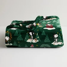 NEW PEANUTS SNOOPY CHRISTMAS HOLIDAY PLUSH THROW BLANKET THE BIG ONE 5X6 FT NWT