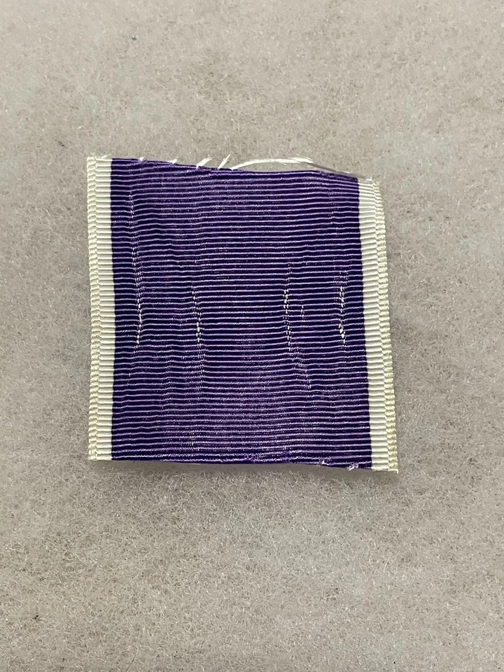 Franja de cinta de medalla corazón púrpura post-WWll EE. UU. - Sin medalla - Pin insignia premio Foto 2 de 2