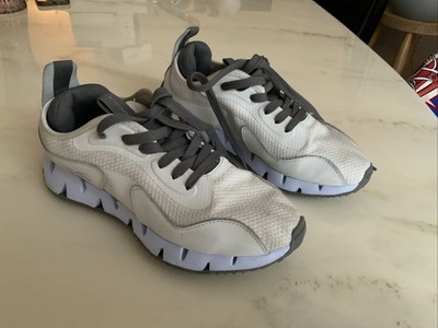Reebok Women's Zig Lightweight Dynamica Sneaker Size 8.5 US