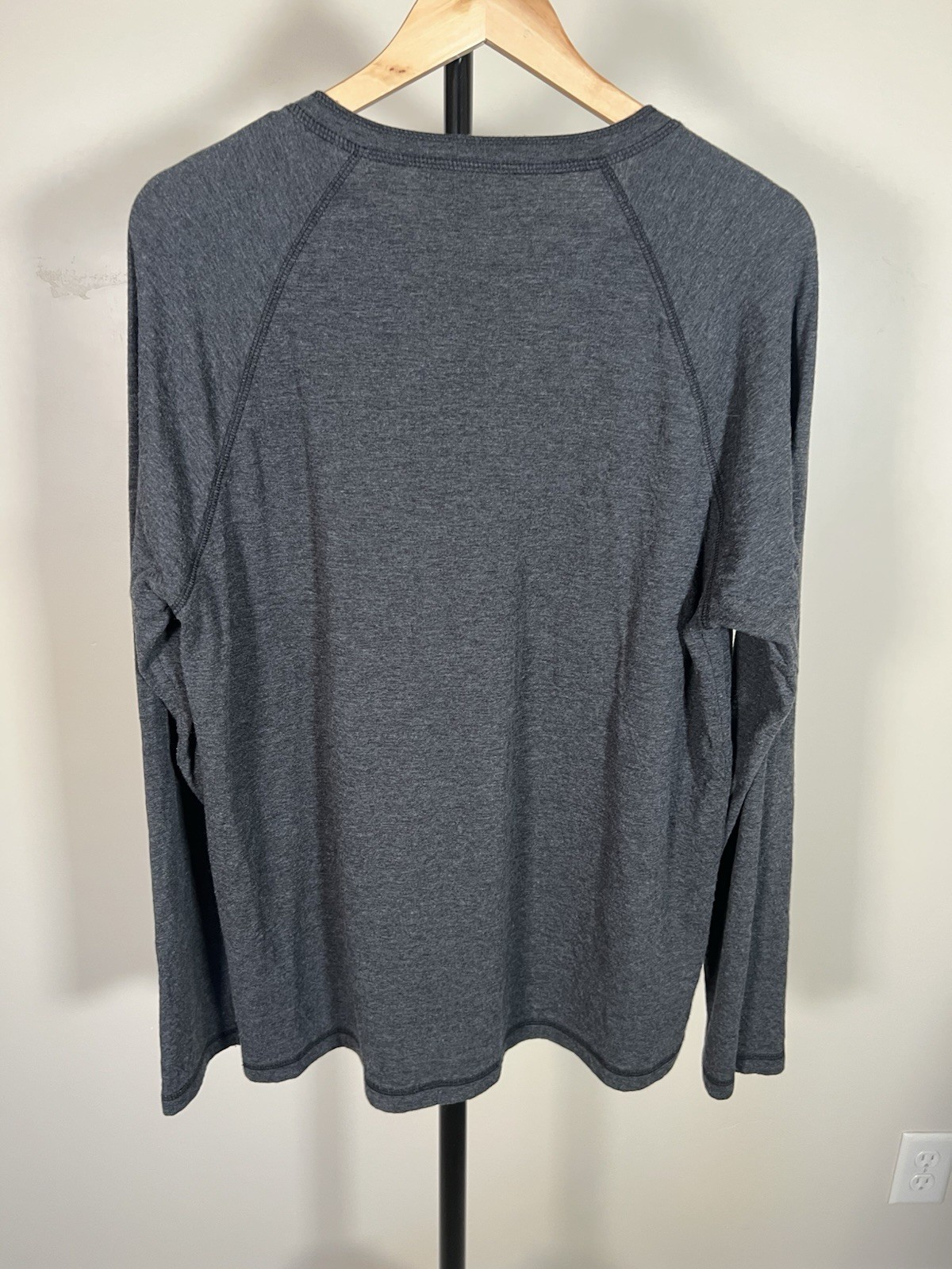 Faherty $98 Cloud Cotton Gray 3 Button Pullover H… - image 5