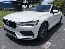 2021 Volvo S60 T5 MOMENTUM