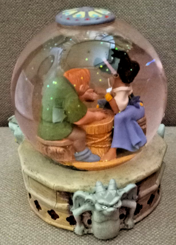 Disney Gobbo di Notre Dame Musical Globo di Neve suona "Cielo - Luce" - Foto 8 di 20