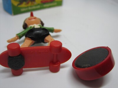 Figurine Magnétique Pinocchio Sur Skateboard – Rare (Occasion)