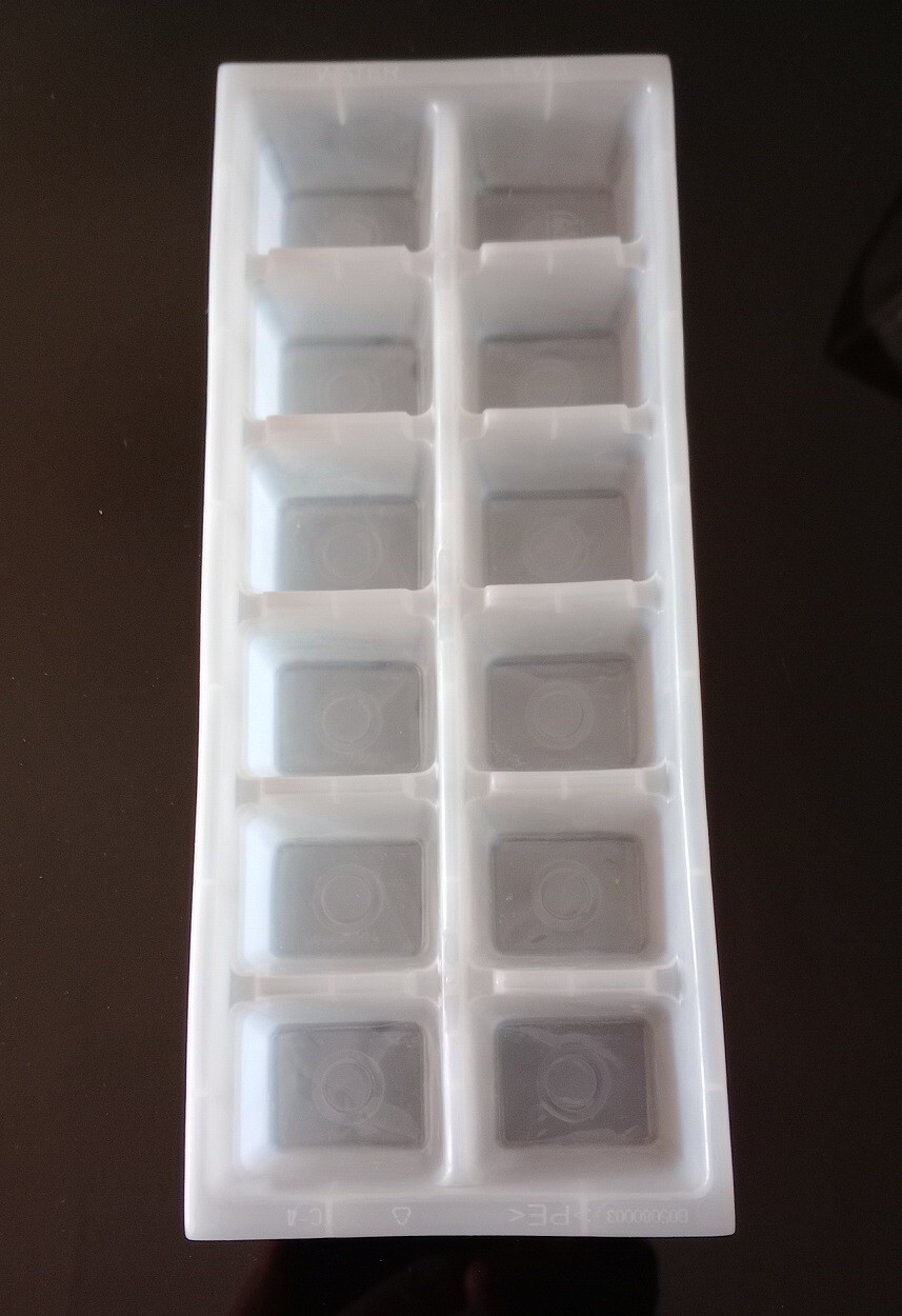 Cubitera cubo hielo para frigorifico nevera de plastico rigido