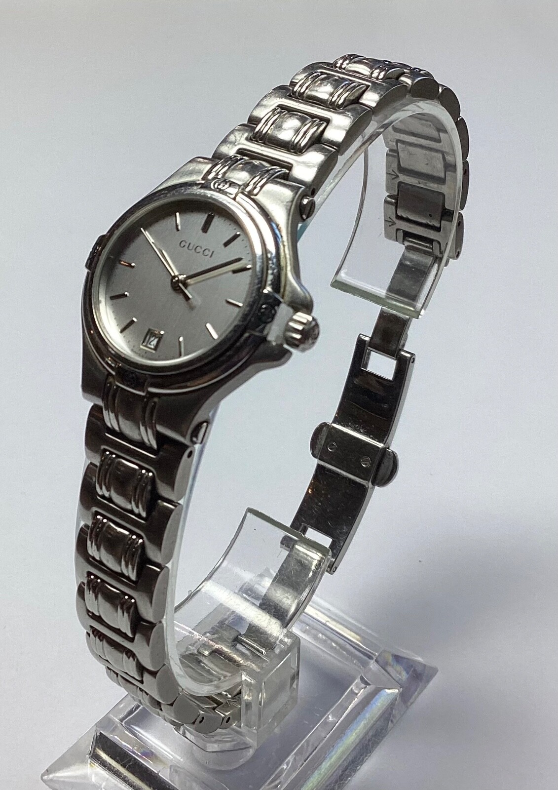 Vintage GUCCI 9040L 26mm Silver Watch with Date and New Battery
