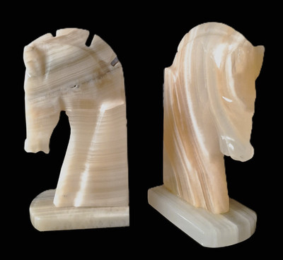 2 Buchstützen Marmor Onyx  Pferdeköpfe elegant edel  19x11x7cm 2,5kg 60er Top